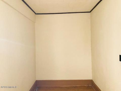 282 Third St, Manistee, MI 49660 photo 12