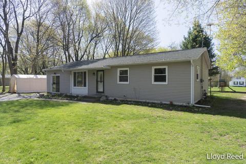 1135 Luther Ave, Belding, MI 48809 photo 2
