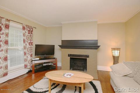 322 E Washington St, Belding, MI 48809 photo 4