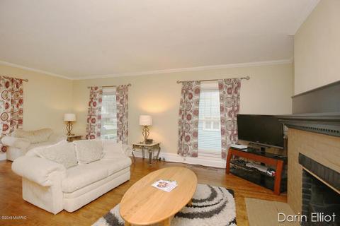 322 E Washington St, Belding, MI 48809 photo 5