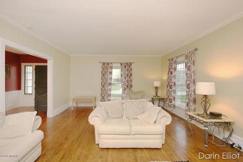 322 E Washington St, Belding, MI 48809 photo 6