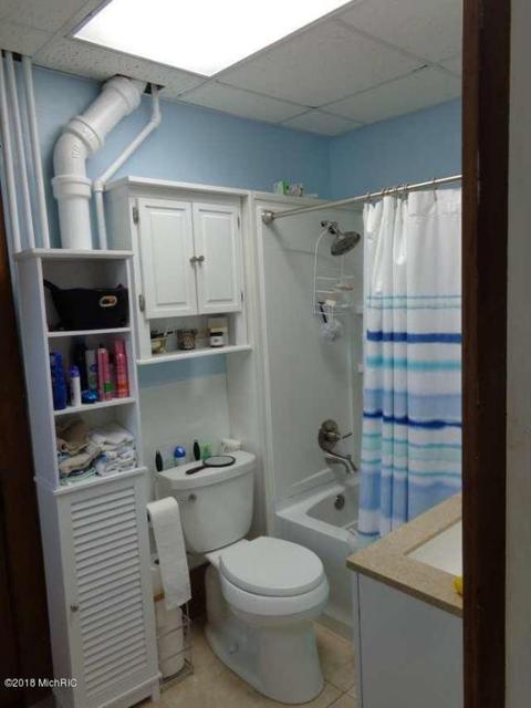 207 W Front St, Buchanan, MI 49107 photo 4