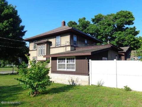 207 W Front St, Buchanan, MI 49107 photo 2