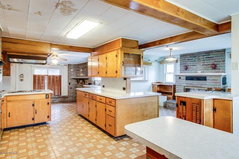 18621 Centennial Rd, Marshall, MI 49068 photo 2
