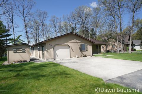 6474 E Carrigan Dr, Newaygo, MI 49337 photo 3