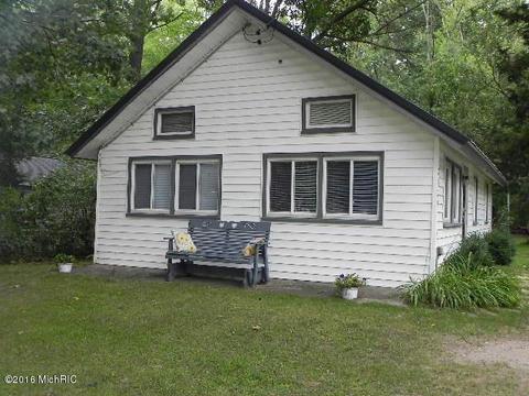 2577 Bluff Dr, Reading, MI 49274 photo 1