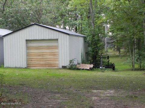 2577 Bluff Dr, Reading, MI 49274 photo 11