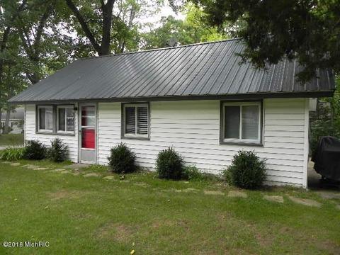 2577 Bluff Dr, Reading, MI 49274 photo 3