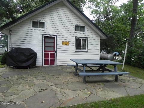 2577 Bluff Dr, Reading, MI 49274 photo 4