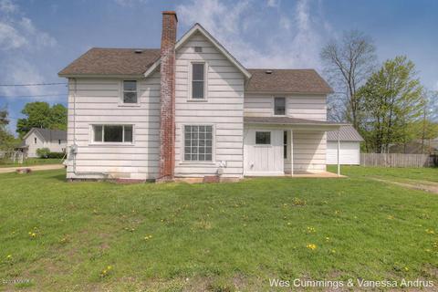 916 Pearl St, Belding, MI 48809 photo 1