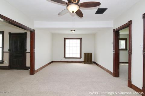 916 Pearl St, Belding, MI 48809 photo 6