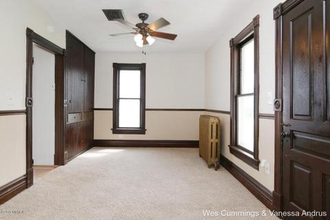 916 Pearl St, Belding, MI 48809 photo 4