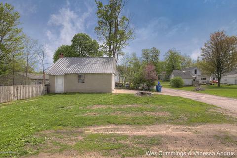 916 Pearl St, Belding, MI 48809 photo 29