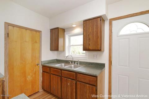 916 Pearl St, Belding, MI 48809 photo 18