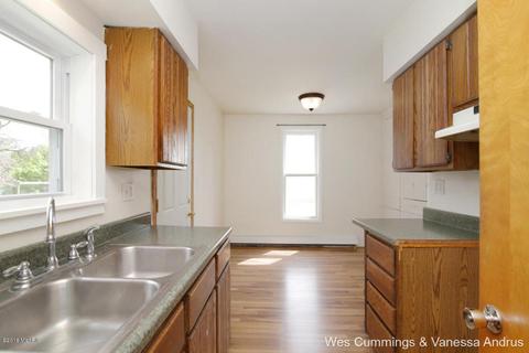 916 Pearl St, Belding, MI 48809 photo 15