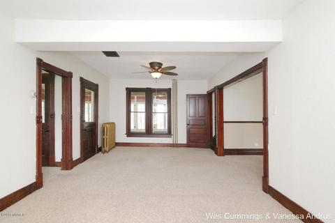 916 Pearl St, Belding, MI 48809 photo 7
