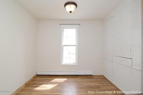 916 Pearl St, Belding, MI 48809 photo 16