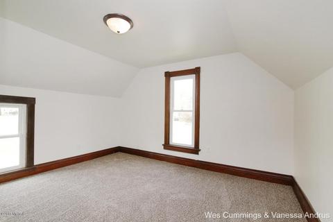 916 Pearl St, Belding, MI 48809 photo 22
