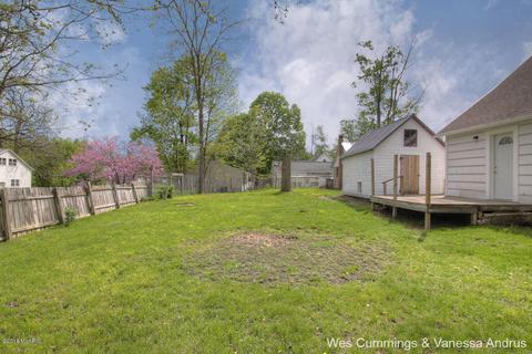 916 Pearl St, Belding, MI 48809 photo 27