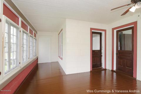 916 Pearl St, Belding, MI 48809 photo 13
