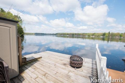 5551 Front St, Newaygo, MI 49337 photo 22
