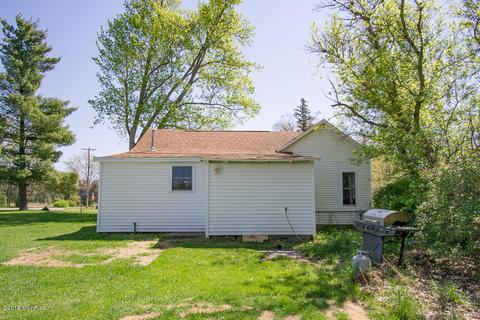 885 Oak St, Baldwin, MI 49304 photo 4