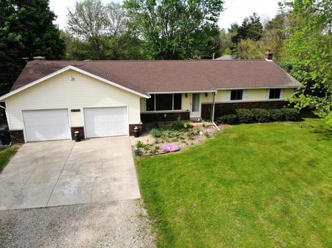 1903 E B Ave, Plainwell, MI 49080 photo 1