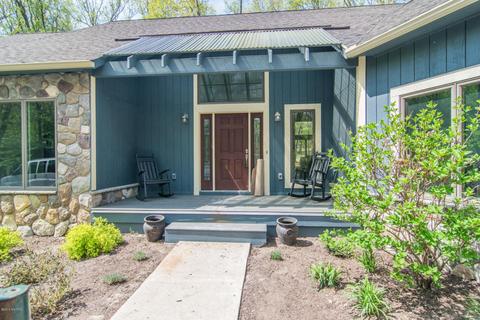 8727 SE Conservancy Dr, Ada, MI 49301 photo 5