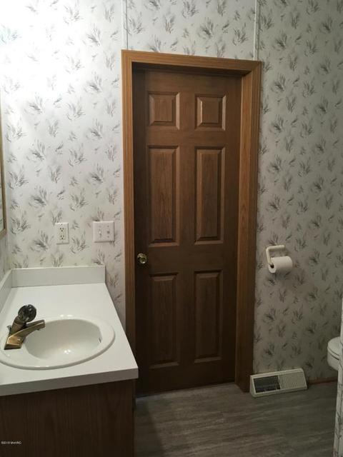 2373 E 95th St, Newaygo, MI 49337 photo 12