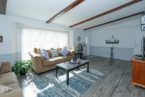 24984 E Point Dr, Mattawan, MI 49071 photo 5