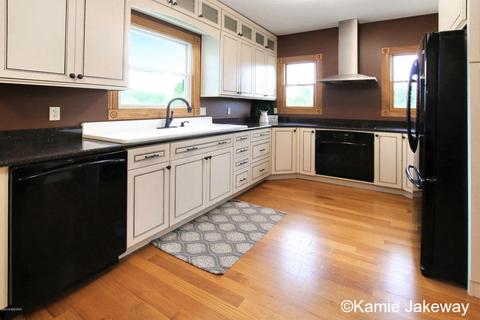 10594 Button, Belding, MI 48809 photo 17
