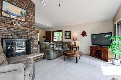 5263 Pointview NE, Lowell, MI 49331 photo 11