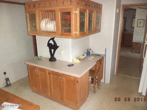 52497 S Point Dr, Mattawan, MI 49071 photo 9