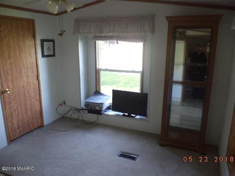 52497 S Point Dr, Mattawan, MI 49071 photo 12