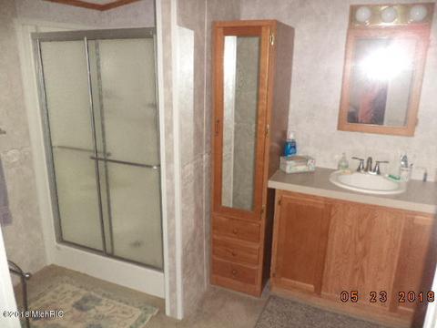 52497 S Point Dr, Mattawan, MI 49071 photo 11