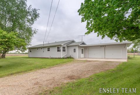 1233 Waldron Rd S, Crystal, MI 48818 photo 1