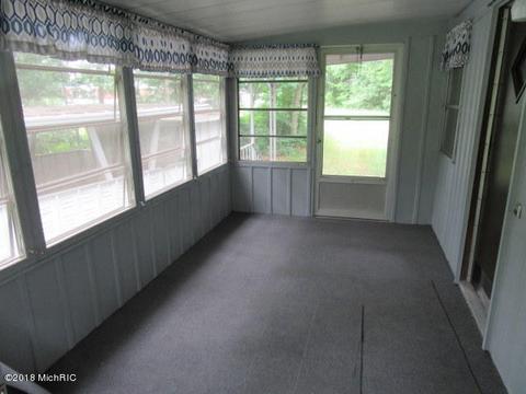 905 S Pine Ave, White Cloud, MI 49349 photo 16