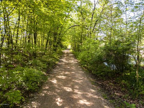 11990 Oakridge Rd, Plainwell, MI 49080 photo 8