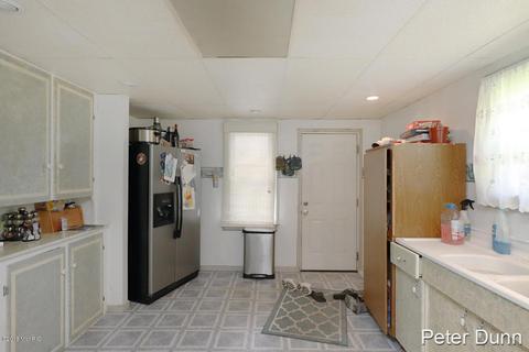 215 S Front St, Belding, MI 48809 photo 9
