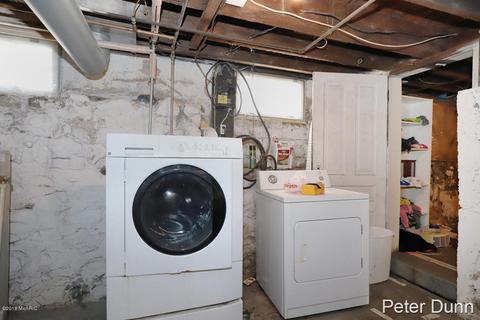 215 S Front St, Belding, MI 48809 photo 15