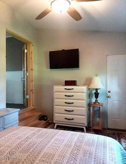 406 W Mill St, Waldron, MI 49288 photo 27