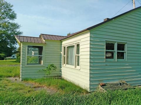 37 S Benson St, White Cloud, MI 49349 photo 3