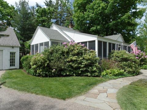 60 Chestnut Ln, Douglas, MI 49406 photo 2