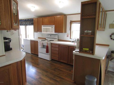 957 Idaho Dr, Pullman, MI 49450 photo 4