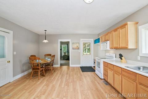 323 S Front St, Belding, MI 48809 photo 13