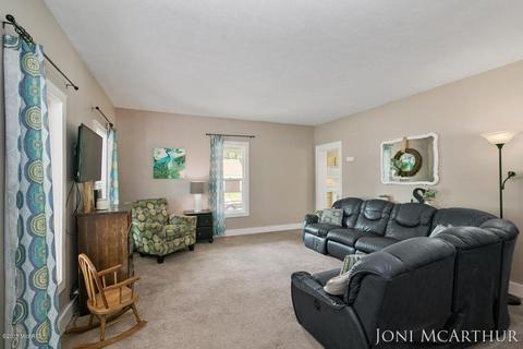 323 S Front St, Belding, MI 48809 photo 17