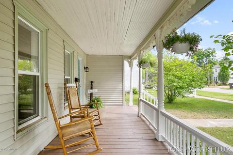 323 S Front St, Belding, MI 48809 photo 4