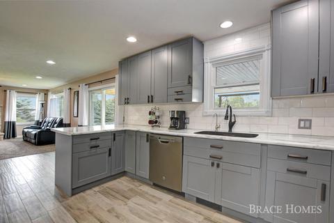 822 E Tuttle Rd, Ionia, MI 48846 photo 9