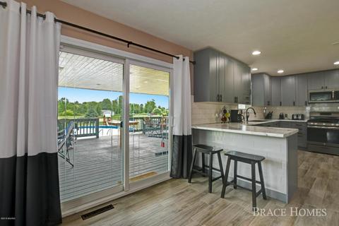 822 E Tuttle Rd, Ionia, MI 48846 photo 7