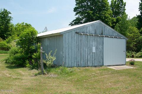 2738 N Baldwin Ave, White Cloud, MI 49349 photo 12